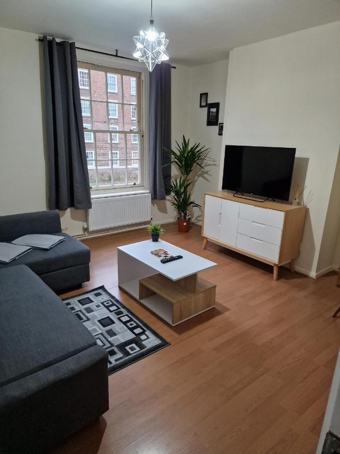 Waterloo - Zone 1 - Spacious One Bedroom Flat * Лондон